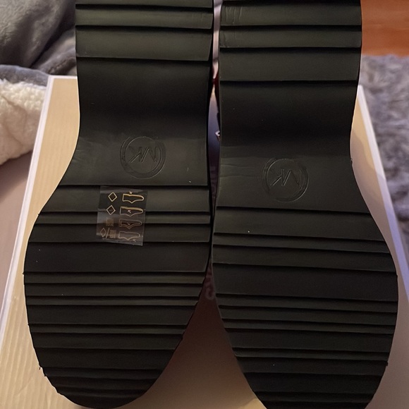 Michael Kors Pomegranate color size 8 US NWT - Picture 5 of 7